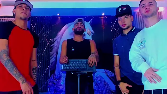 Snapshot of Dominic_Max_ chatting on September 2025 04:34:02 AM Dominic Max  online show from September 2025 04:34:02 AM