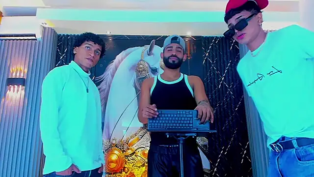 Snapshot of Dominic_Max_ chatting on September 2025 03:19:02 AM Dominic Max  online show from September 2025 03:19:02 AM