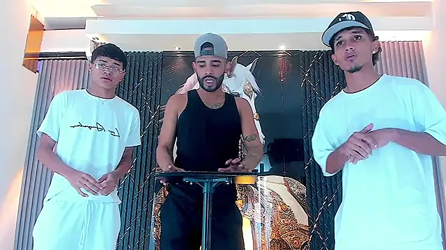 Snapshot of Dominic_Max_ chatting on October 2025 10:10:01 AM Dominic Max  online show from October 2025 10:10:01 AM