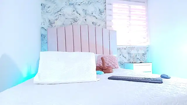 cataleya ebony  online show from November 2025 07:15:01 PM