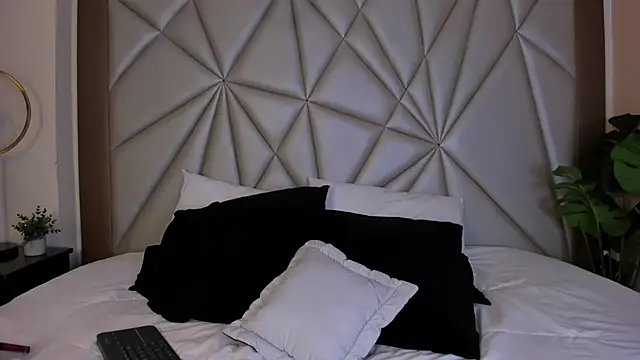 Snapshot of MeganHoffmaan chatting on November 2025 03:28:01 AM MeganHoffmaan online show from November 2025 03:28:01 AM