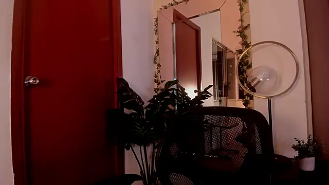 Snapshot of MeganHoffmaan chatting on November 2025 04:12:02 AM MeganHoffmaan online show from November 2025 04:12:02 AM