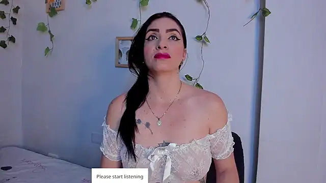Snapshot of MeganHoffmaan chatting on May 2026 06:46:01 PM MeganHoffmaan online show from May 2026 06:46:01 PM