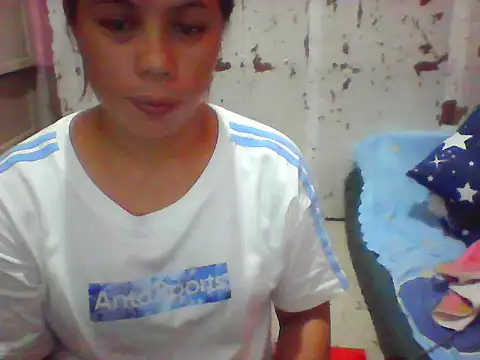 Snapshot of violen786 chatting on September 2025 12:40:02 PM violen786 online show from September 2025 12:40:02 PM