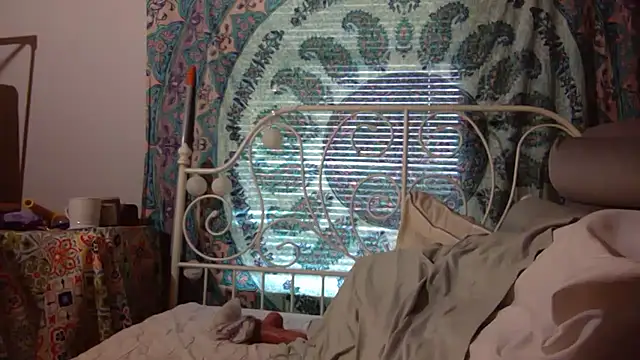 g0lden are0las89 online show from September 2025 11:27:02 PM