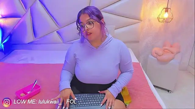 Snapshot of lulukawai16 chatting on September 2025 07:19:02 PM lulukawai16 online show from September 2025 07:19:02 PM