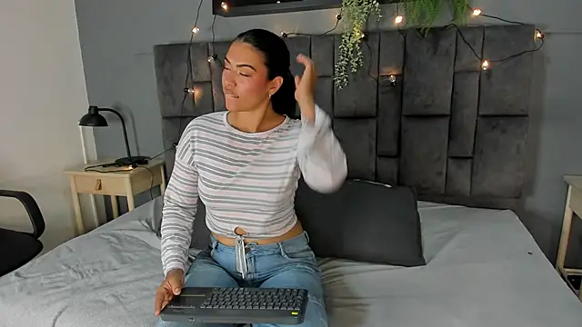 RiriiBrunette   online show from November 2025 08:11:01 PM