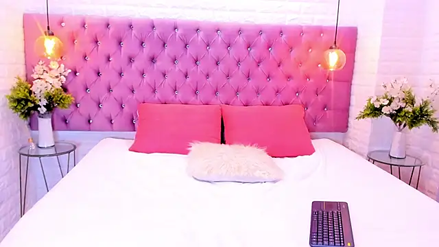 Snapshot of amber_sparkle chatting on October 2025 12:47:01 PM amber sparkle online show from October 2025 12:47:01 PM