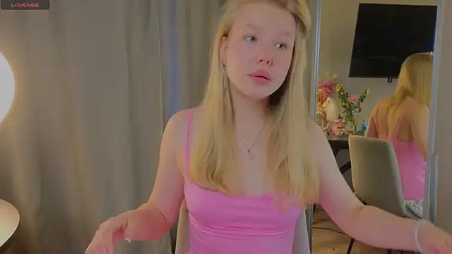 Snapshot of emilyshepar_d chatting on September 2025 02:11:01 AM emilyshepar d online show from September 2025 02:11:01 AM