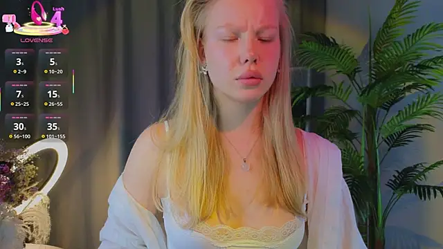 Snapshot of emilyshepar_d chatting on September 2025 02:04:02 AM emilyshepar d online show from September 2025 02:04:02 AM