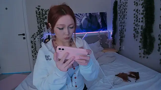 yuna loon online show from December 2025 04:44:02 AM