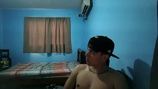 Snapshot of Jaket_lovers chatting on November 2025 06:23:02 PM Jaket lovers online show from November 2025 06:23:02 PM