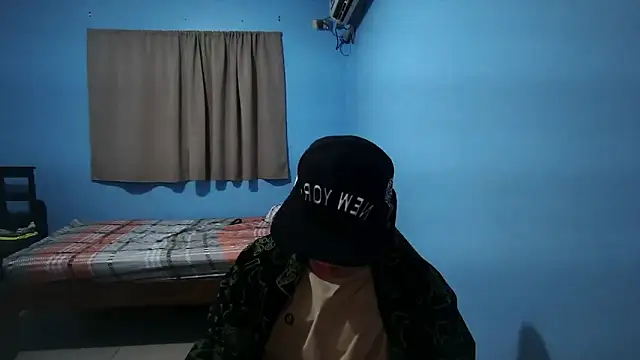 Snapshot of Jaket_lovers chatting on December 2025 11:00:02 PM Jaket lovers online show from December 2025 11:00:02 PM