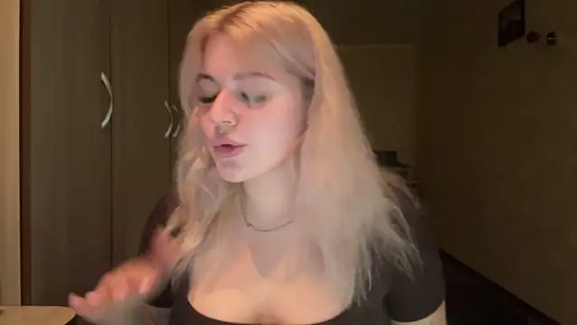 sunshinyflash online show from November 2025 05:13:02 PM