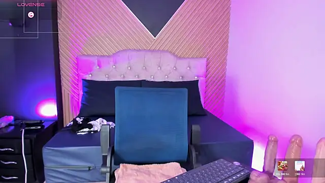 Snapshot of Nyx_Moon chatting on June 2026 09:41:01 PM Nyx Moon online show from June 2026 09:41:01 PM