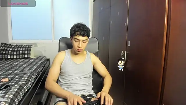 Snapshot of Noxx_starkK chatting on November 2025 08:33:02 PM Noxx starkK online show from November 2025 08:33:02 PM