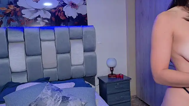 saramikaelson online show from September 2025 10:54:01 PM