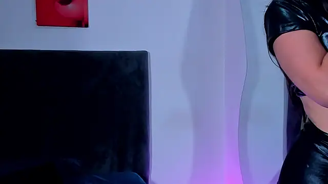 saramikaelson online show from November 2025 10:54:01 PM