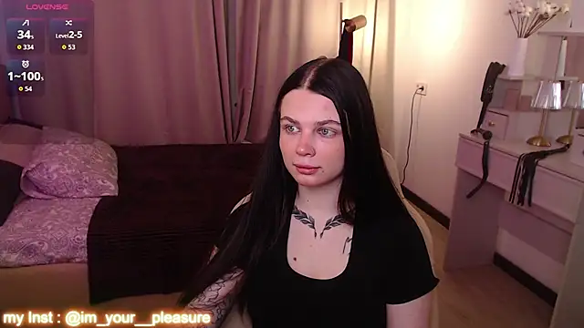 Snapshot of Michela_Fruet chatting on November 2025 01:05:01 AM Michela Fruet online show from November 2025 01:05:01 AM