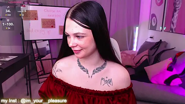 Snapshot of Michela_Fruet chatting on November 2025 01:08:02 AM Michela Fruet online show from November 2025 01:08:02 AM