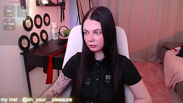 Snapshot of Michela_Fruet chatting on December 2025 01:01:02 AM Michela Fruet online show from December 2025 01:01:02 AM