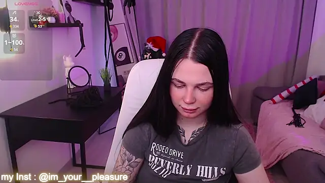 Snapshot of Michela_Fruet chatting on December 2025 01:24:02 AM Michela Fruet online show from December 2025 01:24:02 AM