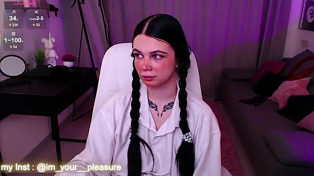 Snapshot of Michela_Fruet chatting on February 2026 01:10:02 AM Michela Fruet online show from February 2026 01:10:02 AM