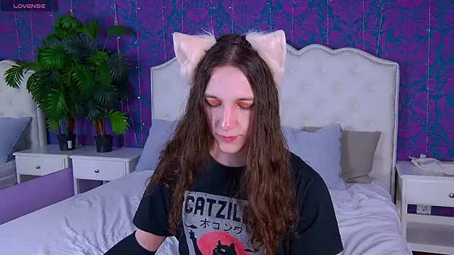 Snapshot of SilverMuse chatting on February 2026 10:27:01 PM SilverMuse online show from February 2026 10:27:01 PM