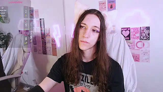 Snapshot of SilverMuse chatting on March 2026 11:00:02 PM SilverMuse online show from March 2026 11:00:02 PM