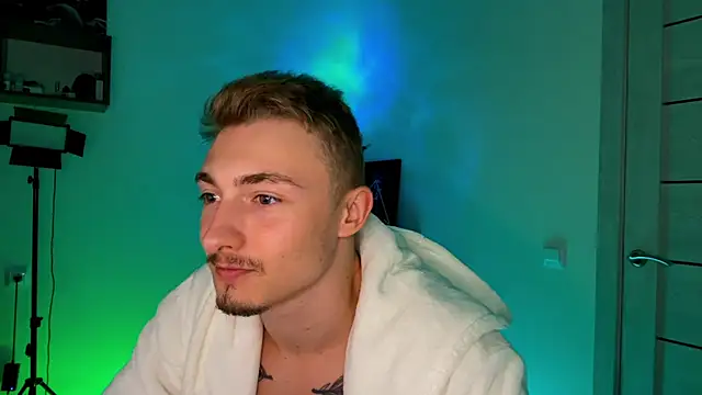 Snapshot of Artur__Skott chatting on October 2025 07:59:01 PM Artur Skott online show from October 2025 07:59:01 PM