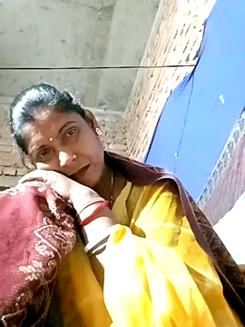 Snapshot of Savita992 chatting on February 2026 06:57:02 PM Savita992 online show from February 2026 06:57:02 PM