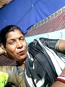 Snapshot of Savita992 chatting on February 2026 02:01:02 PM Savita992 online show from February 2026 02:01:02 PM