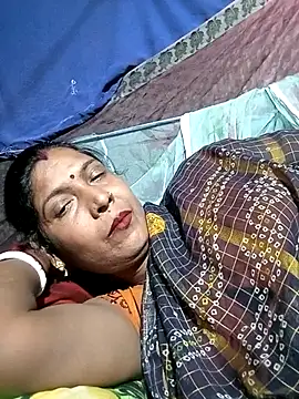 Snapshot of Savita992 chatting on February 2026 06:15:01 PM Savita992 online show from February 2026 06:15:01 PM