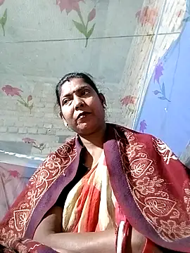 Snapshot of Savita992 chatting on February 2026 06:15:01 PM Savita992 online show from February 2026 06:15:01 PM