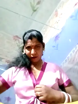 Snapshot of Savita992 chatting on February 2026 06:15:01 PM Savita992 online show from February 2026 06:15:01 PM