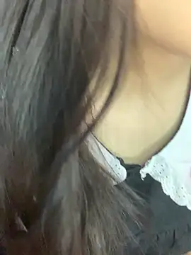 Snapshot of Linhtruong_ chatting on December 2025 04:40:02 AM Linhtruong online show from December 2025 04:40:02 AM