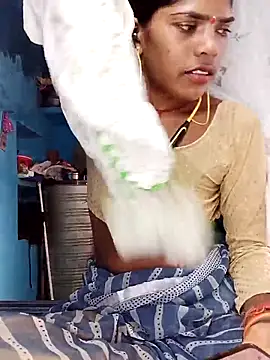 Snapshot of HOTFARSI chatting on September 2025 04:12:02 AM HOTFARSI online show from September 2025 04:12:02 AM