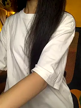 Snapshot of Nhinhi18 chatting on October 2025 03:31:01 PM Nhinhi18 online show from October 2025 03:31:01 PM