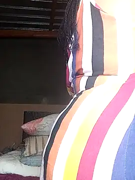 Snapshot of Moretl chatting on October 2025 06:20:01 PM Moretl online show from October 2025 06:20:01 PM