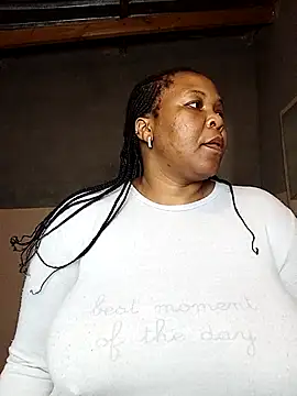 Snapshot of Moretl chatting on October 2025 10:32:02 PM Moretl online show from October 2025 10:32:02 PM