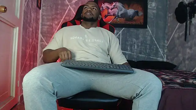 Snapshot of big_blackmen19 chatting on October 2025 12:15:01 PM big blackmen19 online show from October 2025 12:15:01 PM