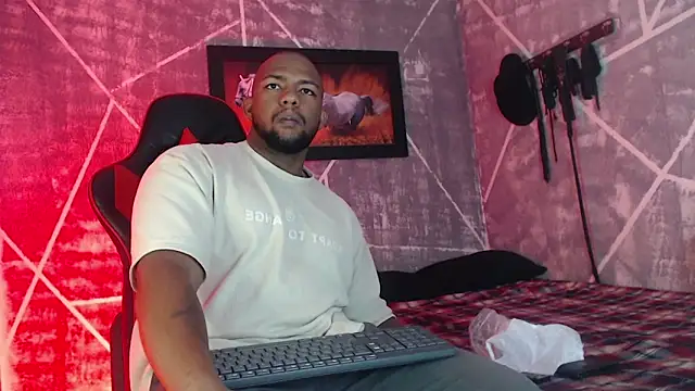 Snapshot of big_blackmen19 chatting on December 2025 02:10:02 AM big blackmen19 online show from December 2025 02:10:02 AM