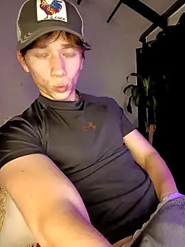 Logan sixxer online show from December 2025 10:17:02 PM