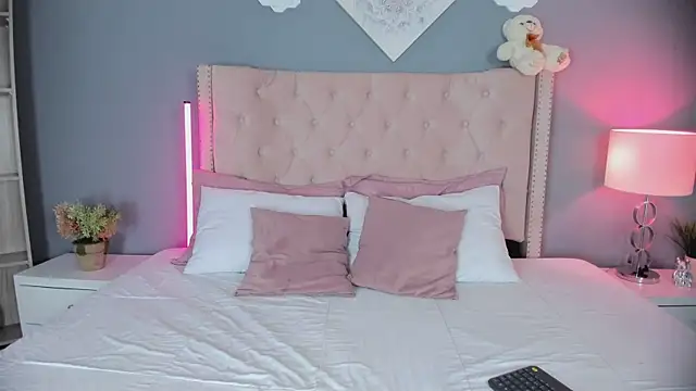 Joe And Emma online show from September 2025 10:20:01 PM