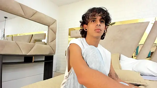 Ibratxandy online show from September 2025 07:26:01 PM