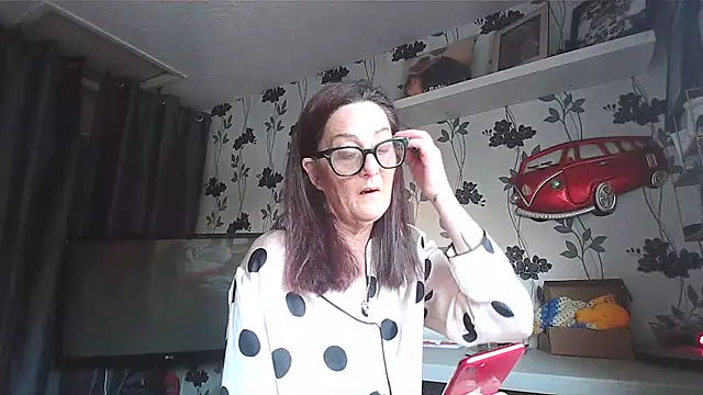 Snapshot of Mistress-Ivy51 chatting on April 2026 05:11:01 AM Mistress-Ivy51 online show from April 2026 05:11:01 AM