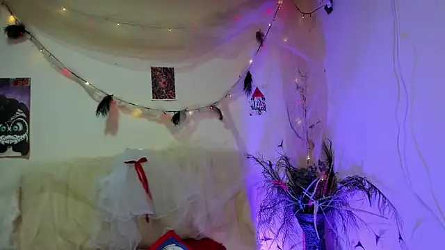 Snapshot of _viollette_ chatting on December 2025 12:49:02 AM viollette online show from December 2025 12:49:02 AM