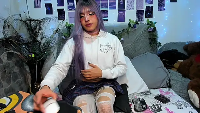 Snapshot of _viollette_ chatting on February 2026 12:04:02 AM viollette online show from February 2026 12:04:02 AM