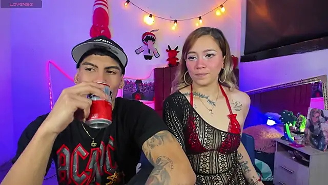 Snapshot of ChiliciousCouple chatting on October 2025 03:13:02 AM ChiliciousCouple online show from October 2025 03:13:02 AM
