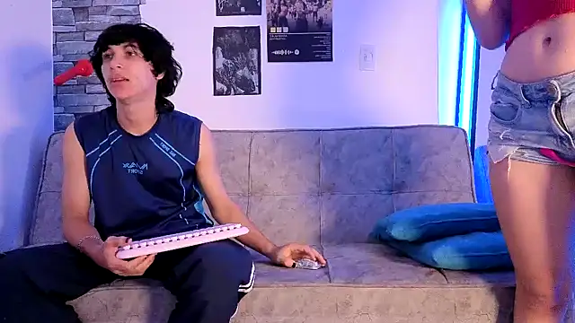 Snapshot of DavidAndClare chatting on November 2025 01:48:01 PM DavidAndClare online show from November 2025 01:48:01 PM